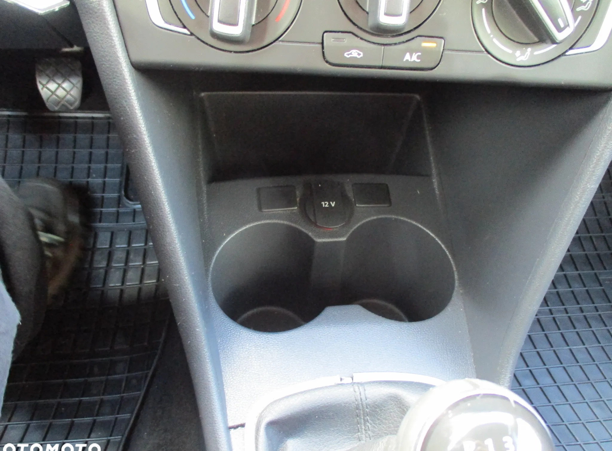 Volkswagen Polo cena 33900 przebieg: 116978, rok produkcji 2015 z Korfantów małe 562
